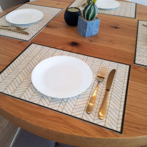 פלייסמט פי וי סי גאומטרי שיש וזהב