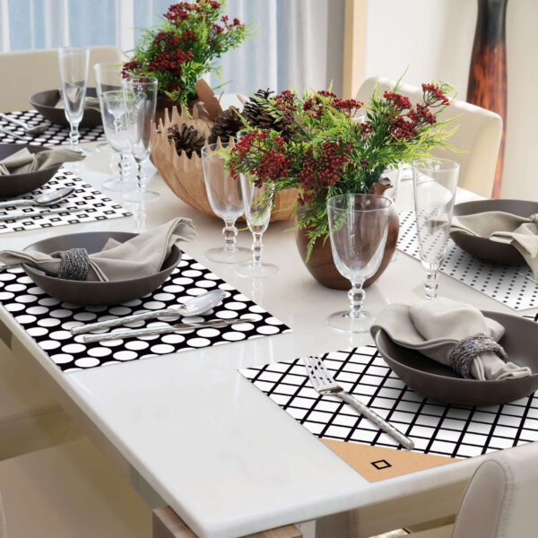 פלייסמט פי וי סי שחור לבן נורדי