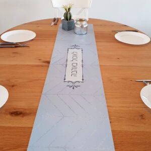 ראנר פי וי סי לשולחן כחול עם פסי כסף