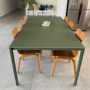 מפת שולחן פי וי סי בצבע חלק