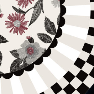 מפת שולחן פי וי סי עגולה משבצות ופריחה שחור