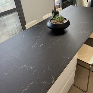 מפת פי וי סי מלבנית דמוי שיש שחור